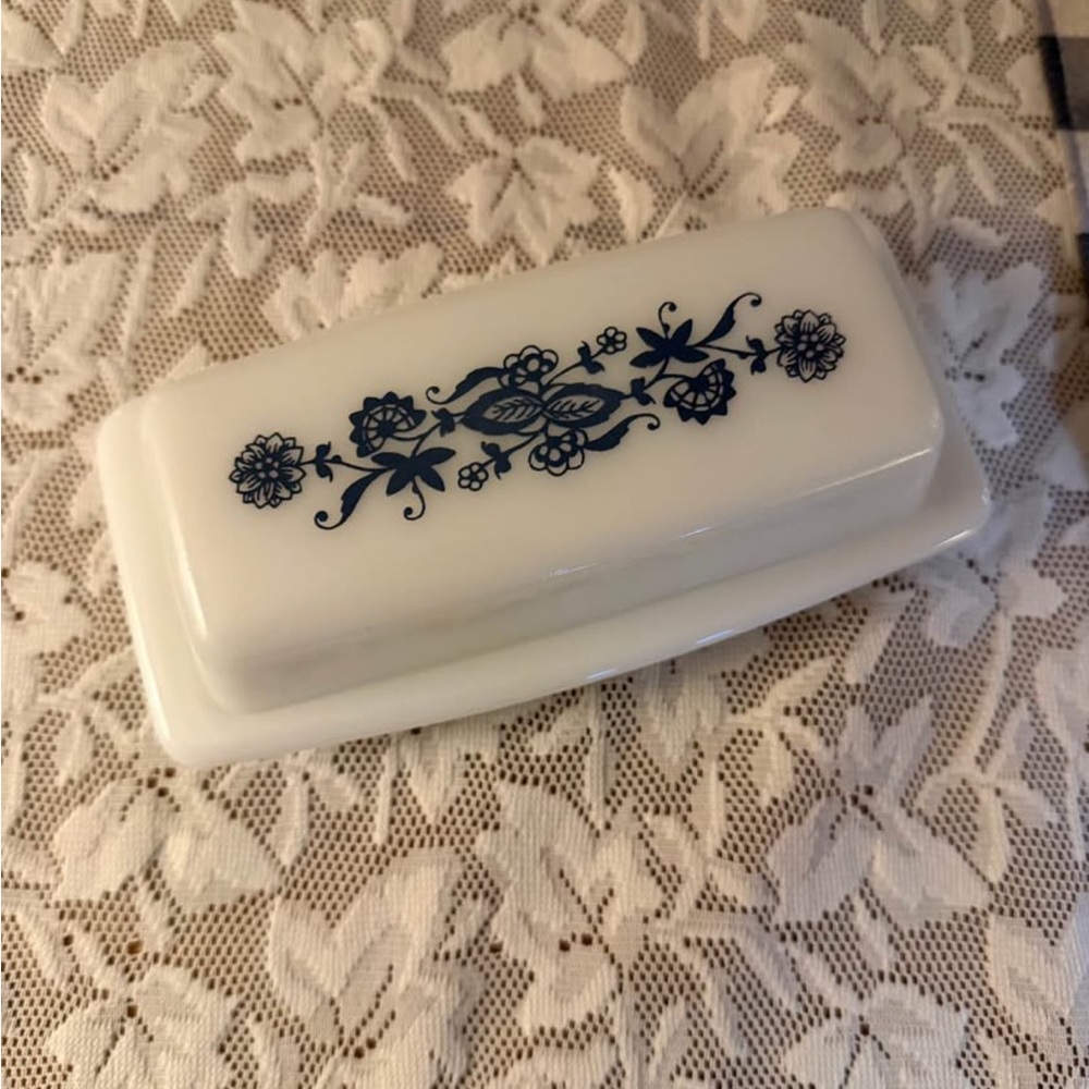 Vintage Pyrex Old Town Blue Butter Dish